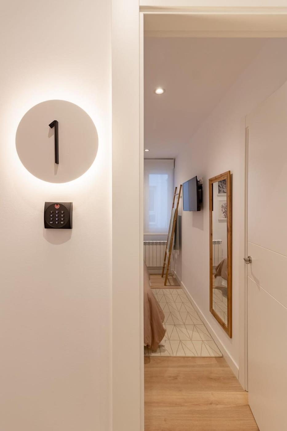 Room4You By Asturias Holidays Oviedo Buitenkant foto